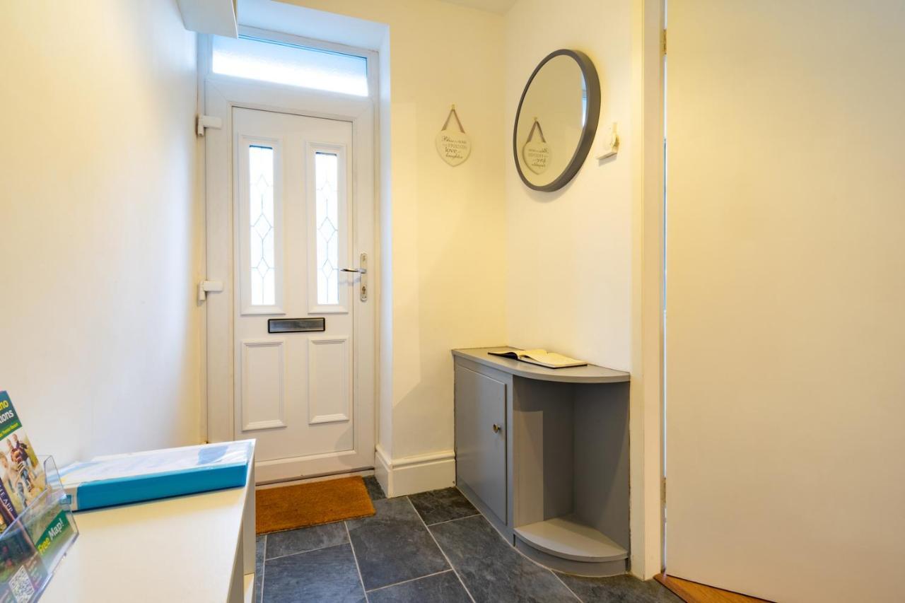Newly-Renovated, Mid-Terrace Cottage In Porthmadog Esterno foto