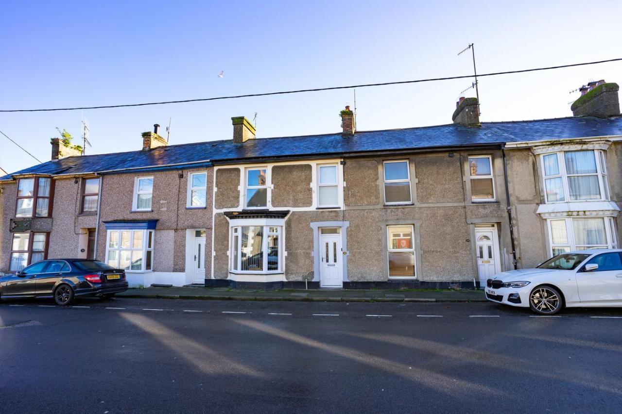 Newly-Renovated, Mid-Terrace Cottage In Porthmadog Esterno foto