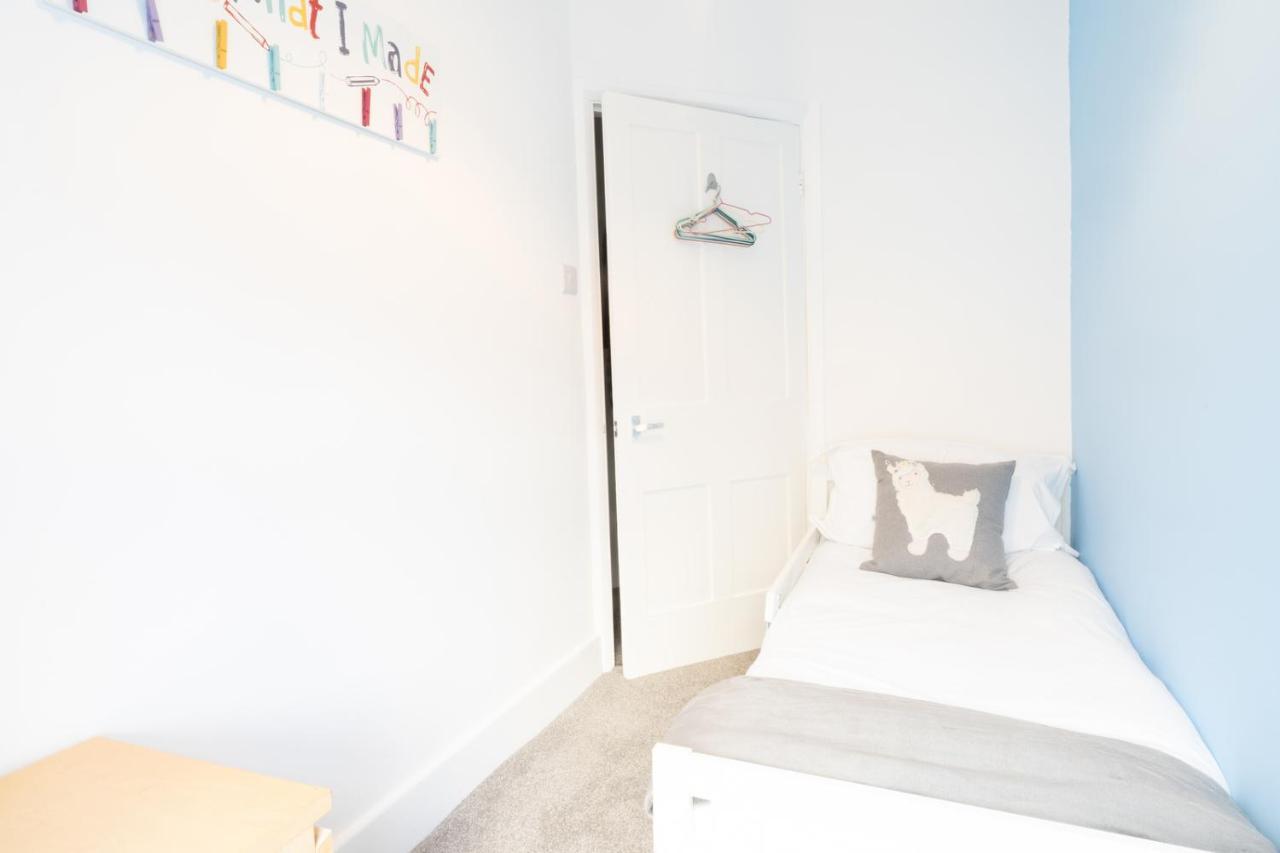 Newly-Renovated, Mid-Terrace Cottage In Porthmadog Esterno foto