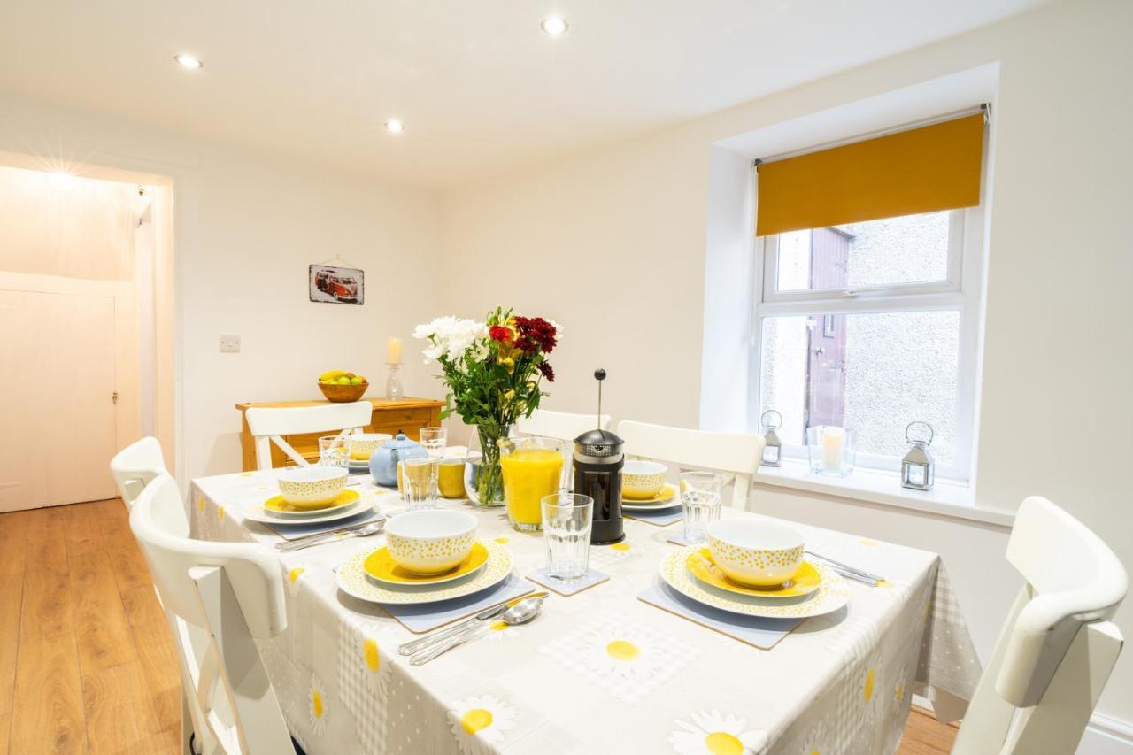 Newly-Renovated, Mid-Terrace Cottage In Porthmadog Esterno foto