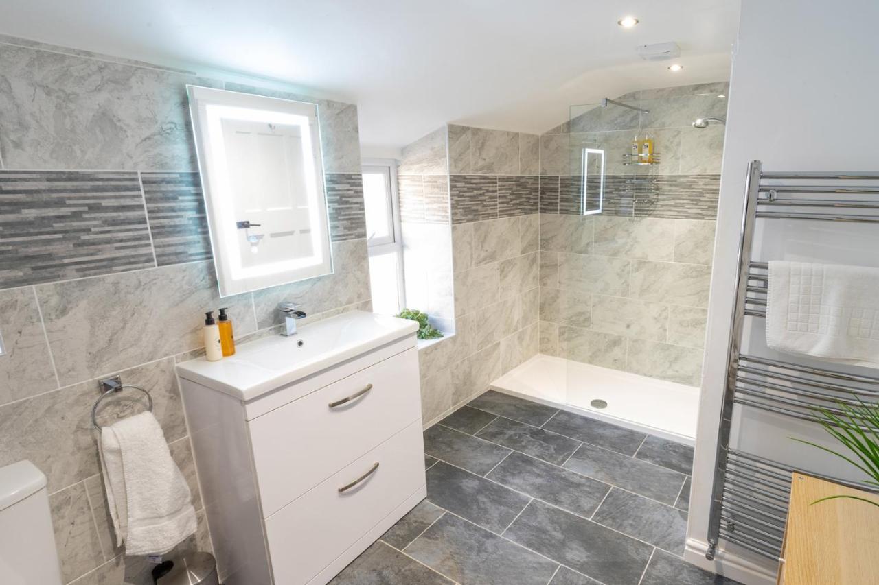 Newly-Renovated, Mid-Terrace Cottage In Porthmadog Esterno foto