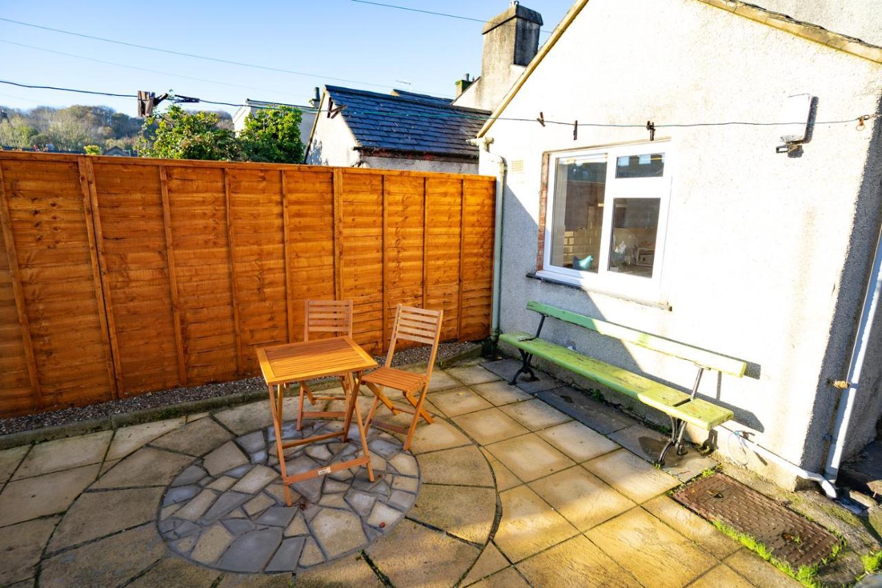 Newly-Renovated, Mid-Terrace Cottage In Porthmadog Esterno foto